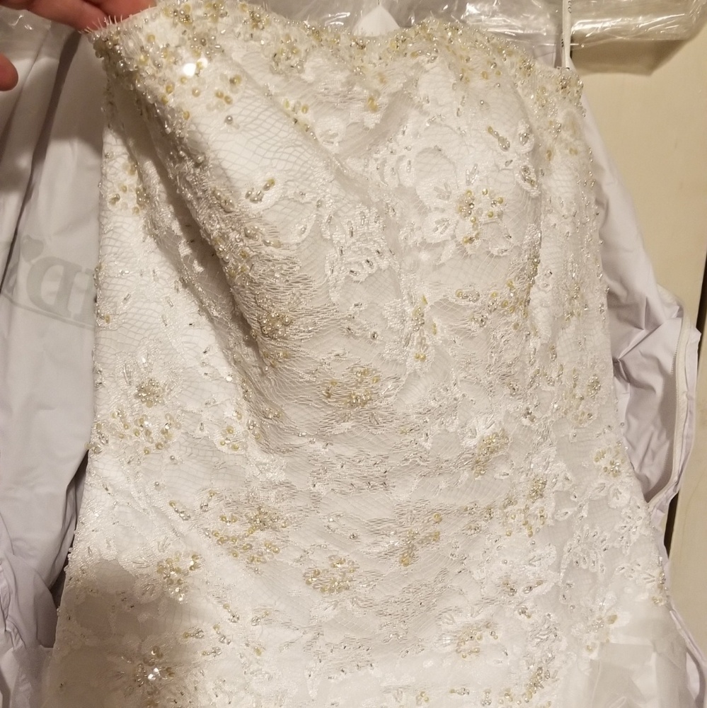 BNWT Size 8 Monique Luo wedding gown